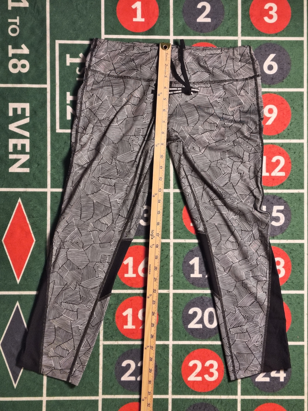 Nike Running Geometric Mesh Capri Leggings Womenâs L Black Gray - Picture 6 of 11